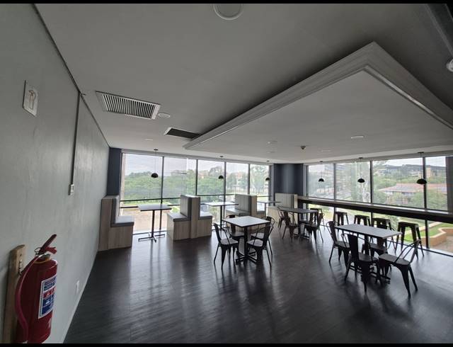 859M² OFFICE TO LET IN SUNNINGHILL